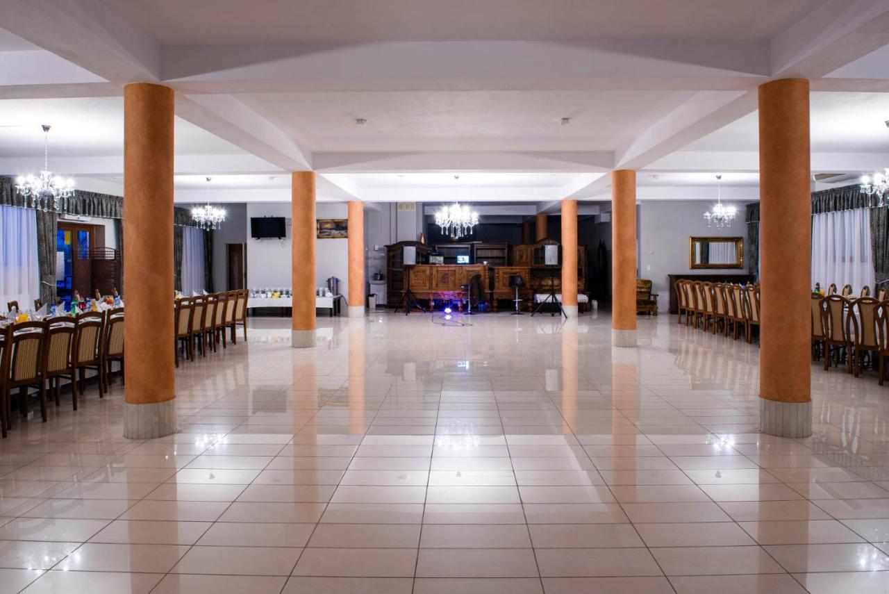 Zlota Roza Otel Sedziszow Dış mekan fotoğraf
